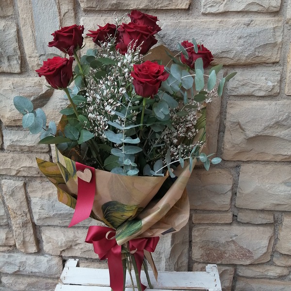 Mazzo Con Sette Rose Rosse